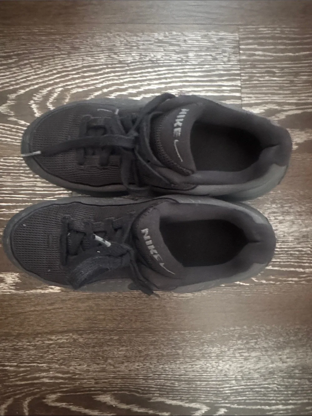 Nike Men’s Black Low-Profile Athletic Sneakers